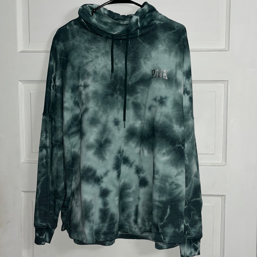 VS Pink pullover